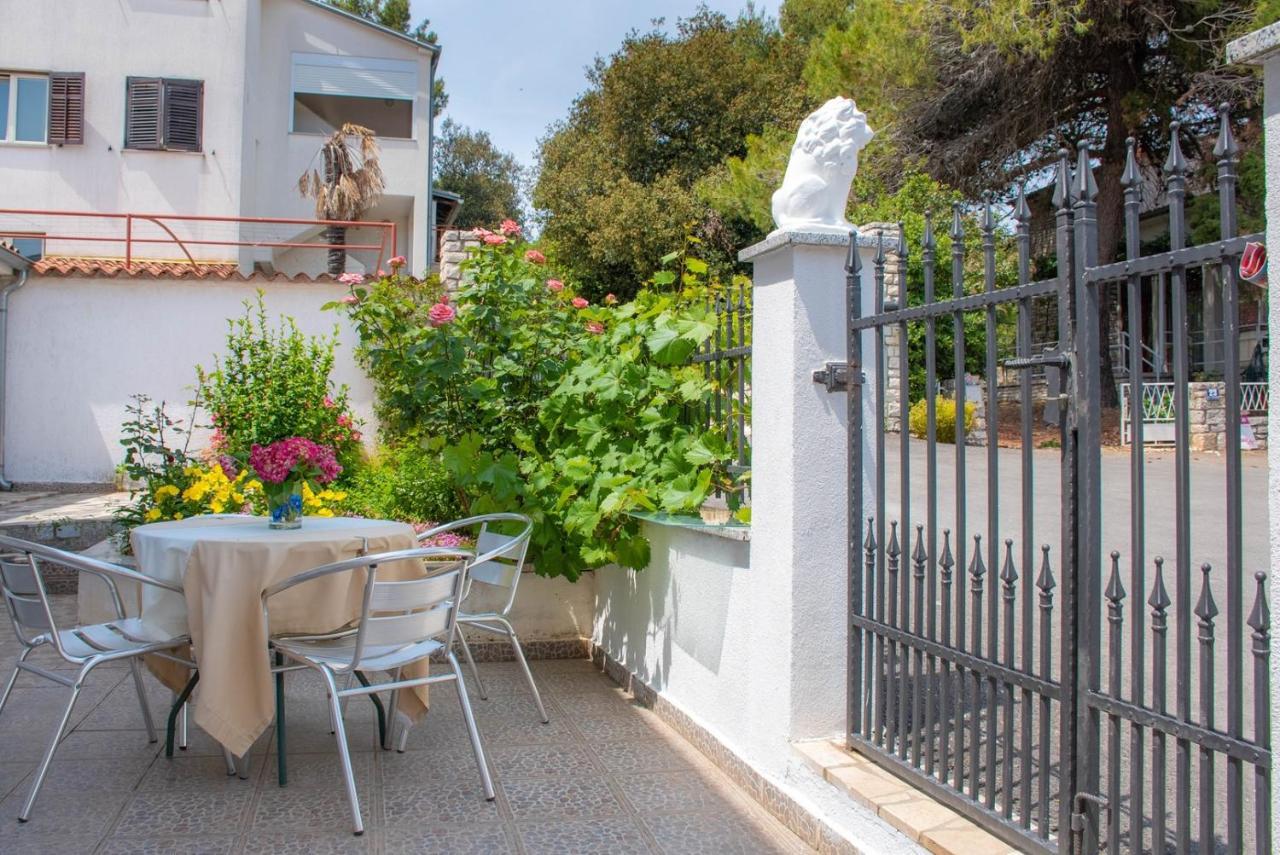 Apartments Betty Borik Rovinj Exterior photo